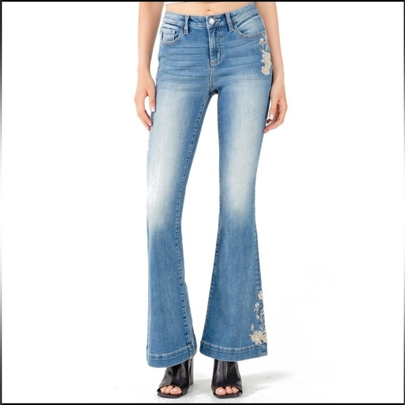 Miss Me High Rise Flare Floral Stretch Wide Leg Denim Embroidered Women’s 30T - Picture 1 of 16